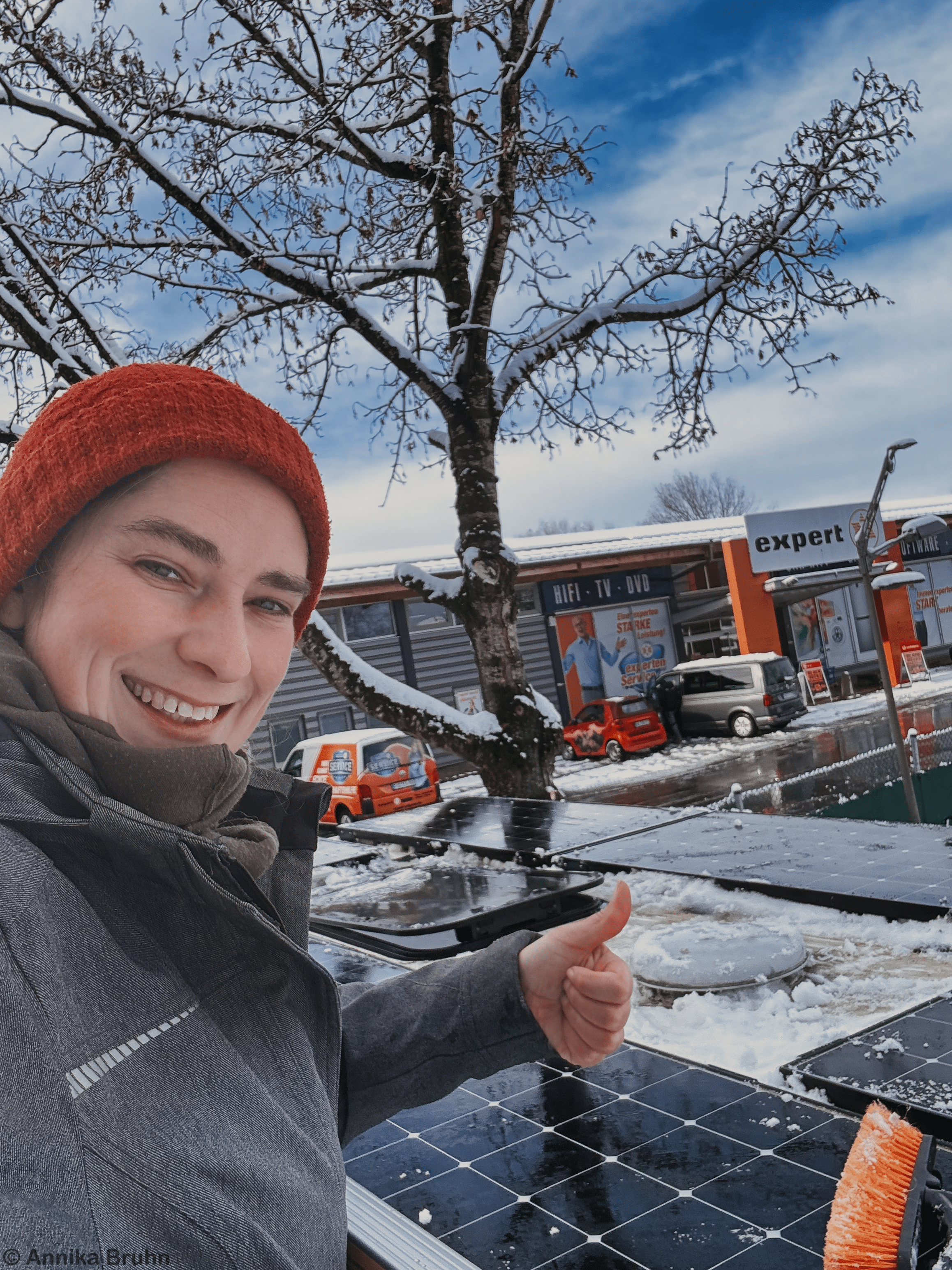 Karl vom Schnee befreit